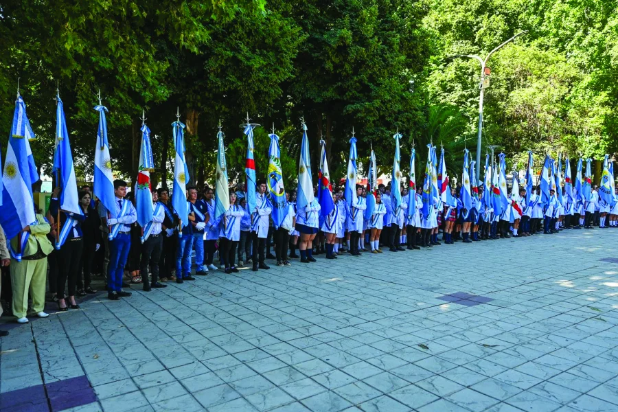  Colorido acto por aniversario del departamento Chilecito