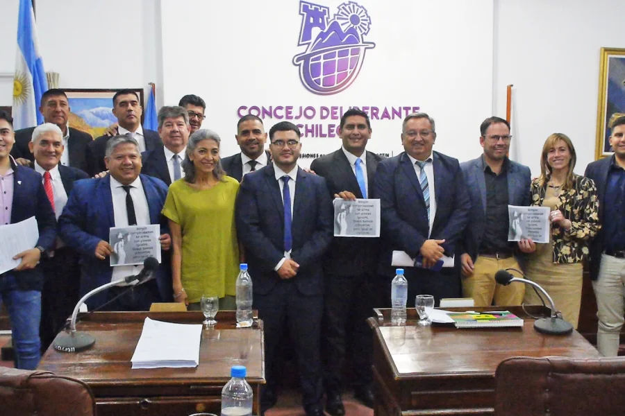  Concejales renuevan el llamado a la democracia