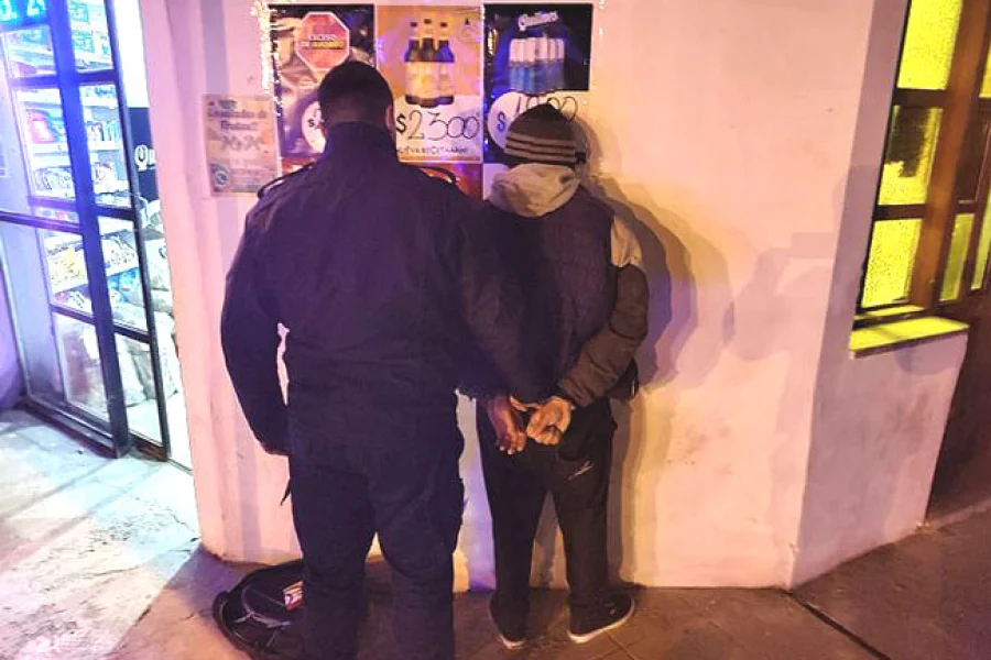  La policía detuvo a un sujeto por robar en un comercio en Chilecito
