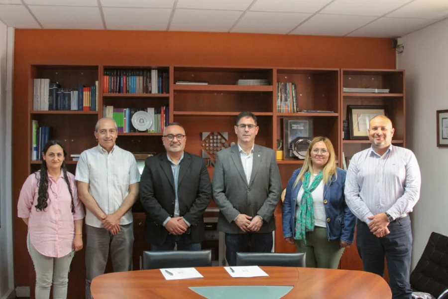  Enfermería: UNdeC y Zona Sanitaria III firman convenio de capacitación