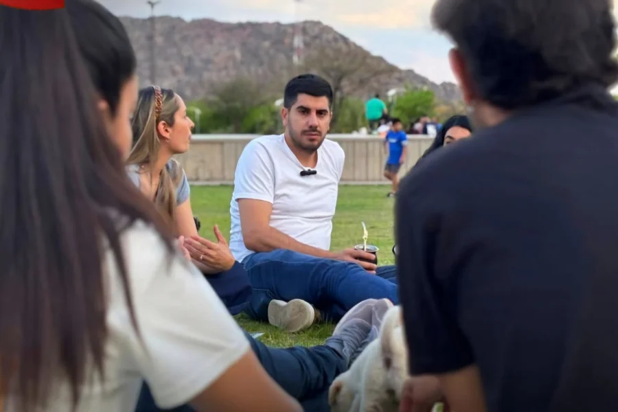  Realizan charla sobre primeros auxilios psicológicos en Chilecito por el Día de la Salud Mental