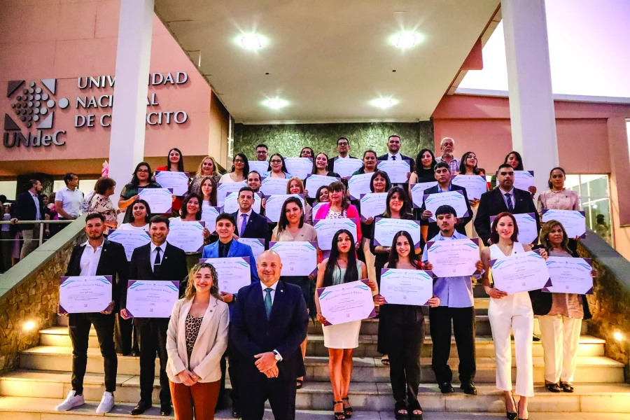  La UNDEC festejó la colación de 37 nuevos egresados