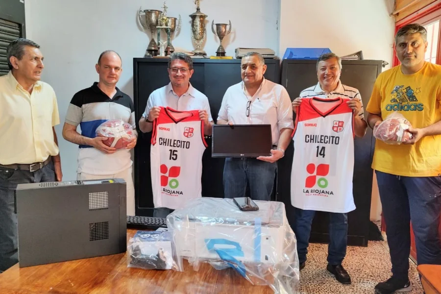  El diputado Ricardo Herrera entregó elementos para Asociación de Básquet