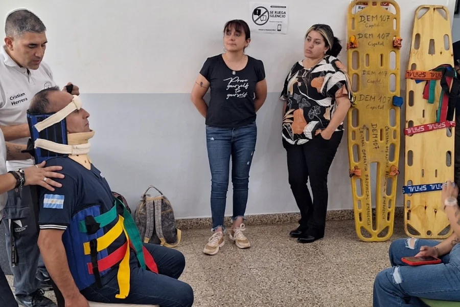  Dictaron curso teórico - práctico en emergencias prehospitalarias