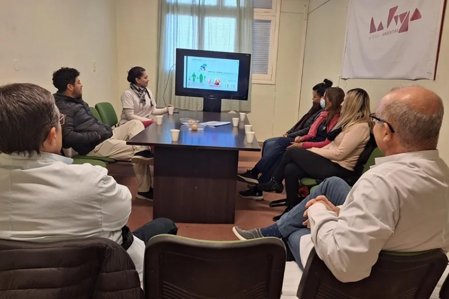  Realizaron ateneo sobre hiperglucemia y obesidad