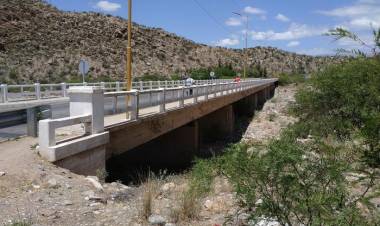 Allanamiento en Los Sarmientos: detienen a dos personas y secuestran armas, droga y una moto robada