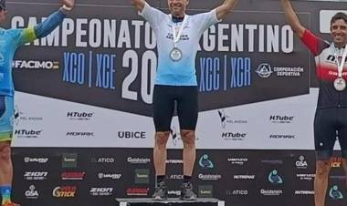 Padre e hijo campeones: histórico logro chileciteño en el Argentino de XCO 2026