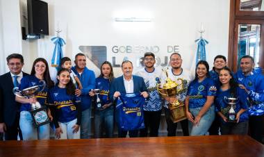La comparsa Jararaka hizo historia en Gualeguaychú y llevó a La Rioja a lo más alto del carnaval nacional