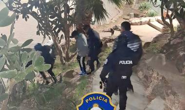 Operativo en Barrio Rincón: cinco detenidos y secuestro de armas y motocicletas