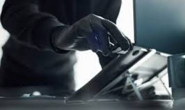 Inseguridad en Chilecito: intentó ingresar a un comercio y terminó robando una computadora
