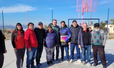 Reunión de trabajo junto a vecinos del barrio Padre Inestal