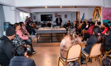 El Gobierno provincial avanza en soluciones integrales para familias del barrio Bianchi Limanchi