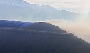 El Sistema Provincial de Emergencias despliega un amplio operativo para combatir el incendio en Guanchín
