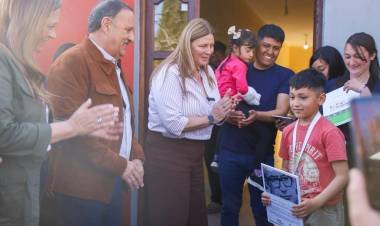 Quintela reafirmó en Sañogasta el compromiso del Gobierno provincial con el derecho a la vivienda