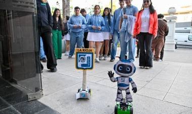 Dos equipos del Colegio Provincial N.° 1 representarán a La Rioja en la final nacional de la Copa Robótica