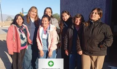 La directora del Hospital Eleazar Herrera Motta, Dra. Claudia Salguero, mantuvo este miércoles una reunión de trabajo con representantes del gremio SER SALUD, en el marco de un encuentro destinado a abordar distintas cuestiones vinculadas al funcionamiento de la institución y la situación de los trabajadores de salud.