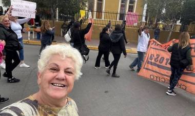 Trabajadores precarizados de la salud se movilizaron en Chilecito y Capital para exigir el pase a planta