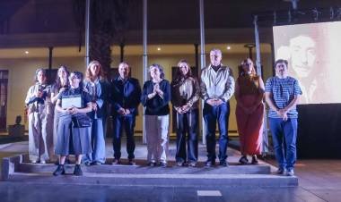 Quintela visitó el primer Salón Nacional de Artes Visuales, que reúne 58 obras seleccionadas entre más de 600 postulaciones