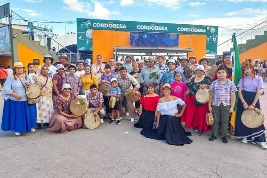 Chayeros, vidaleros, bailarines y Municipio viajaron a Cosquín