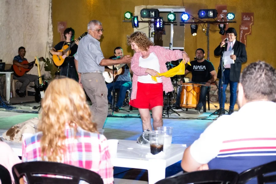 Noche de Peñas en el Salón Gonzaleano