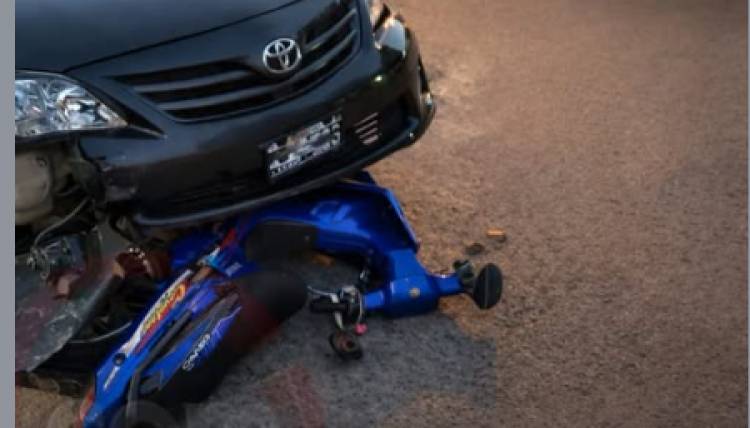 Choque entre moto y auto en el Centro: dos mujeres resultaron heridas