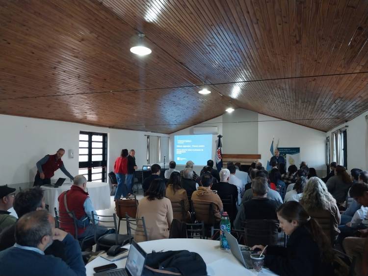 Técnicos del INTA Chilecito participaron en taller regional de planificación en Mendoza