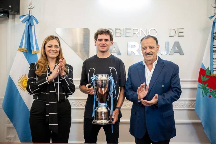 Agustín Durán fue recibido por el Gobernador Ricardo Quintela