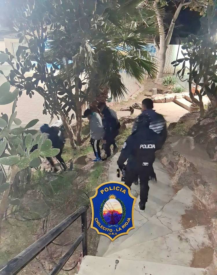 Operativo en Barrio Rincón: cinco detenidos y secuestro de armas y motocicletas
