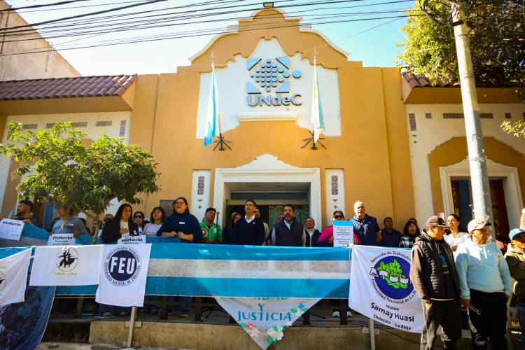 Más de tres cuadras de chileciteños marcharon en defensa de la educación pública y gratuita