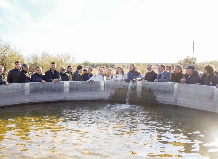 Inauguraron acueducto en Rosario Vera Peñaloza 