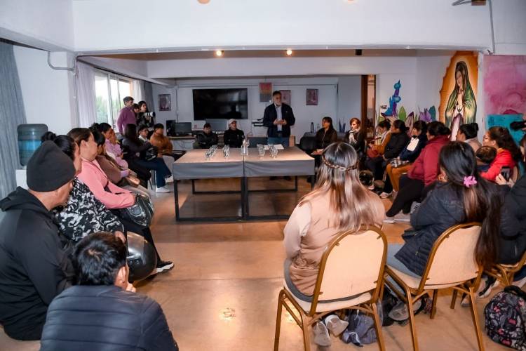 El Gobierno provincial avanza en soluciones integrales para familias del barrio Bianchi Limanchi