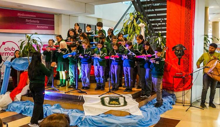Presentaron en el Shopping “Vieja Terminal” la muestra artística integral "Alma Riojana"