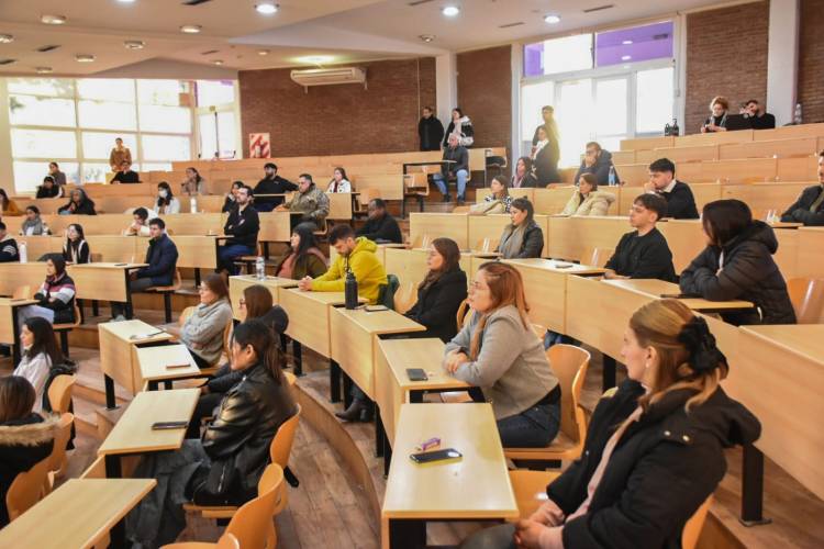 Más de cien profesionales participaron del examen de ingreso a residencias