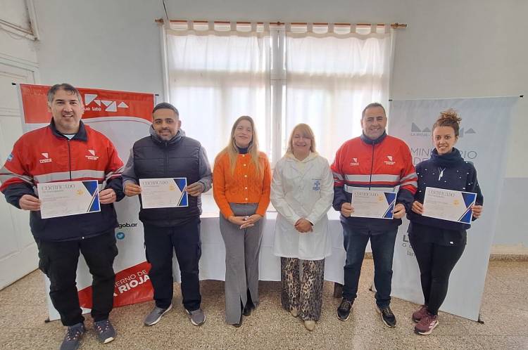 Choferes del servicio de emergencias 107 del Hospital Herrera Motta recibieron certificados en Emergencia Prehospitalaria
