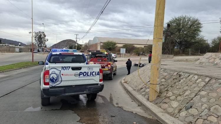 Motociclista sufrió lesiones leves tras perder el control de su vehículo