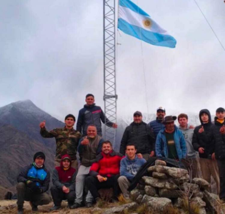 Inaugurarán un mástil con la bandera argentina en el Morro El Hondo