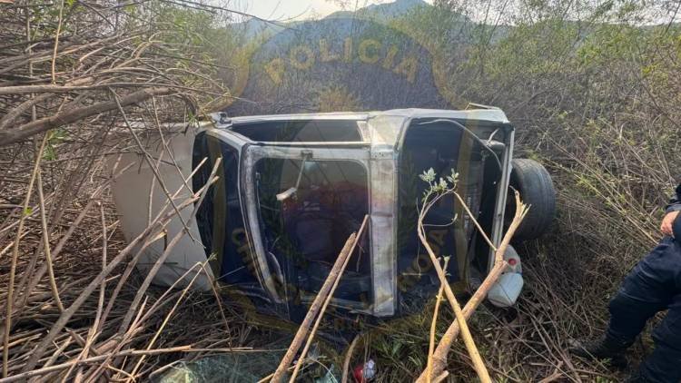 Un vehículo cayó a un precipicio tras un vuelco en la Cuesta de Santa Florentina