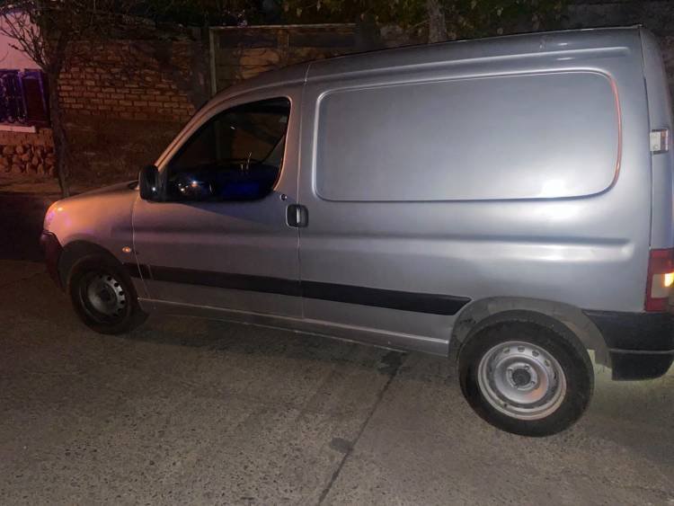 Siniestro vial en Chilecito dejó a una motociclista con fracturas