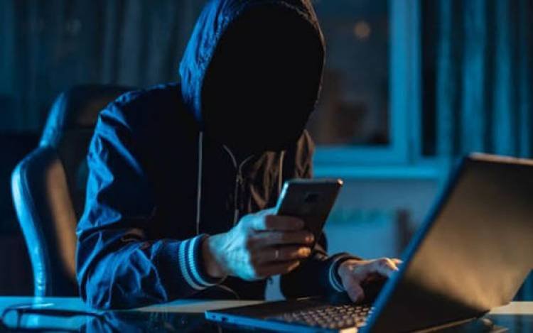 Investigan a un policía por una denuncia de presunto grooming contra una adolescente de 13 años